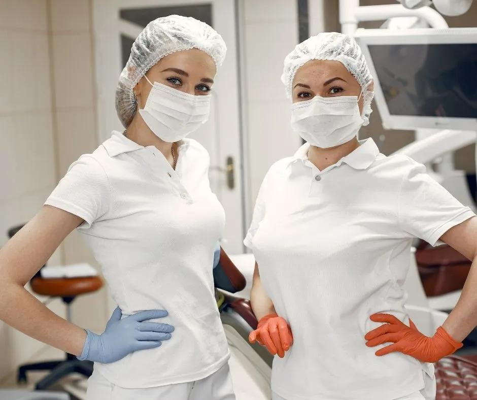 How Medical Uniform Manufacturers Are Designing Apparel for Long Clinical Shifts